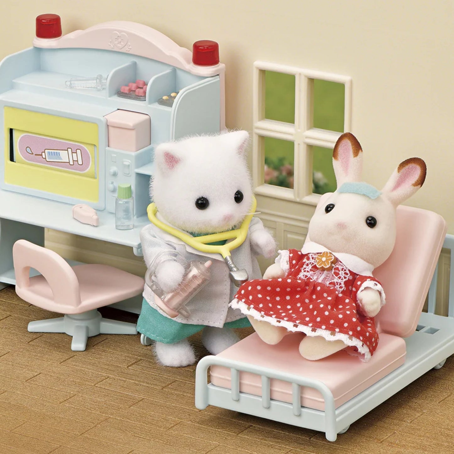 Sylvanian Families Village Doctor Starter Set Sylvanian Families