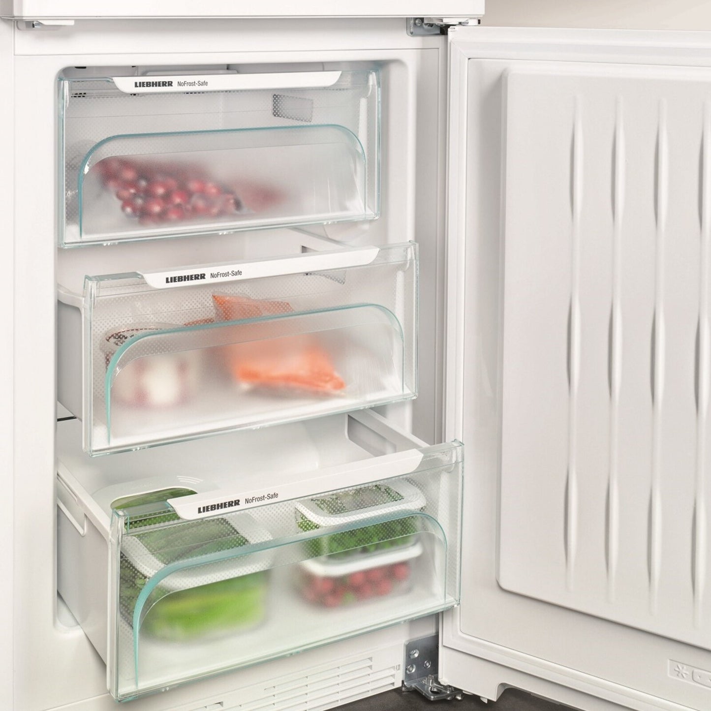 LIEBHERR 18 Cft Refrigerator Bottom Freezer Silver