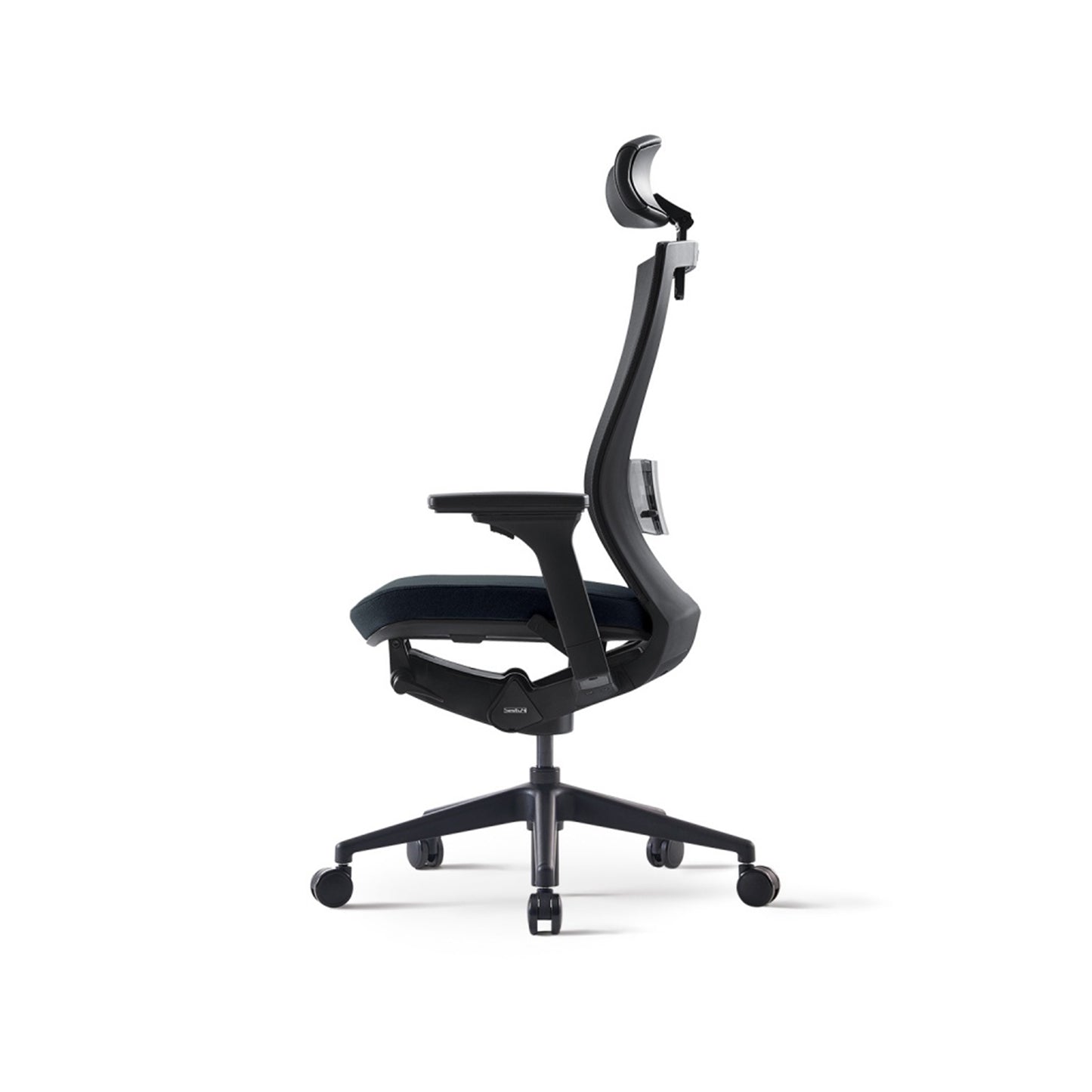 Radius High Mesh Back Chair+Adjustable Arms Black/Black Seat
