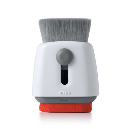SWEEP AND SWIPE LAPTOP CLEANER OXO